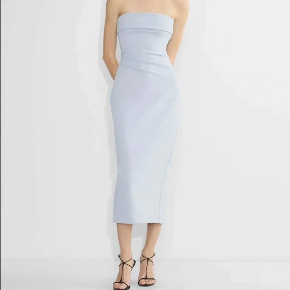 NWT Babaton FigureKnit Eyecatcher Strapless Midi Dress Dew Blue Aritzia L - Picture 1 of 6
